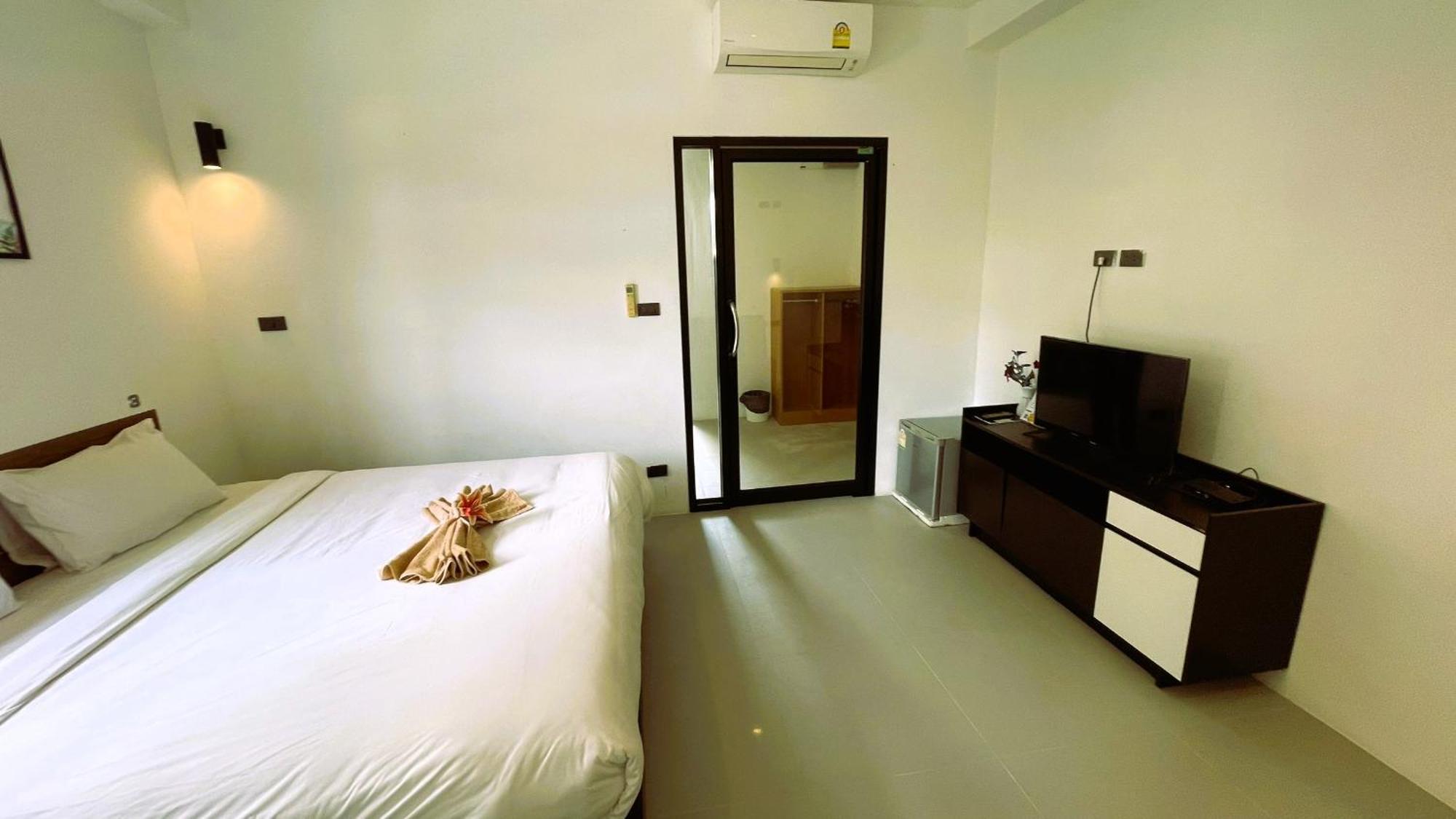 Rockstar Beach Apartments Банг-Рак Экстерьер фото